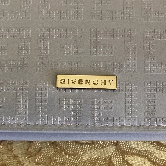 Givenchy Beautiful Lavender Natural Leather Long Wallet with COA. - Picture 4 of 15